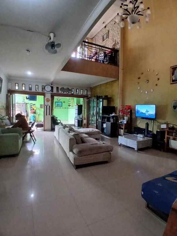 dijual rumah srengseng sawah