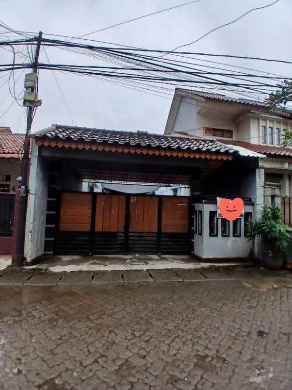 dijual rumah srengseng sawah