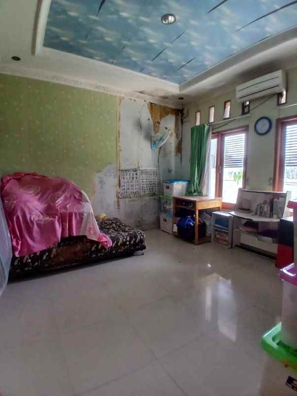 dijual rumah srengseng sawah