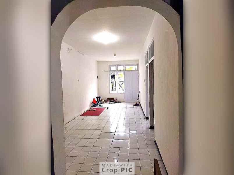 dijual rumah strategis di harapan indah