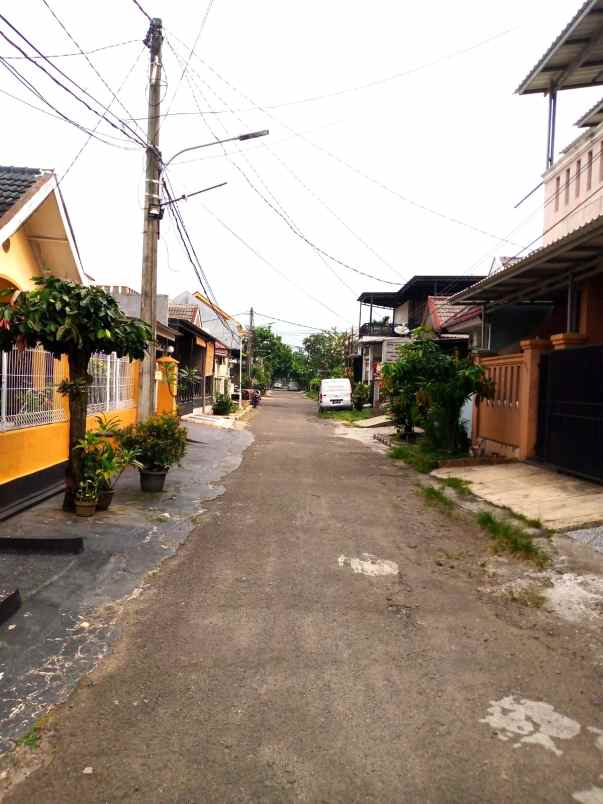 dijual rumah taman jatisari permai
