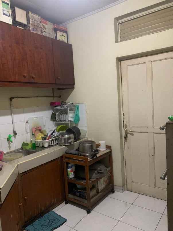 dijual rumah taman modern