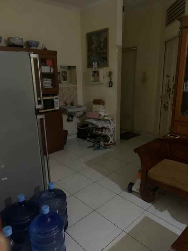 dijual rumah taman modern