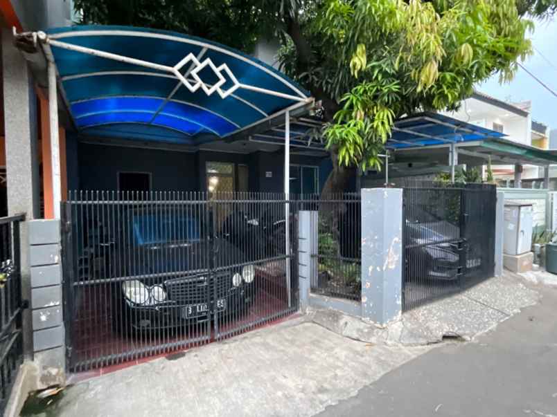 dijual rumah taman modern