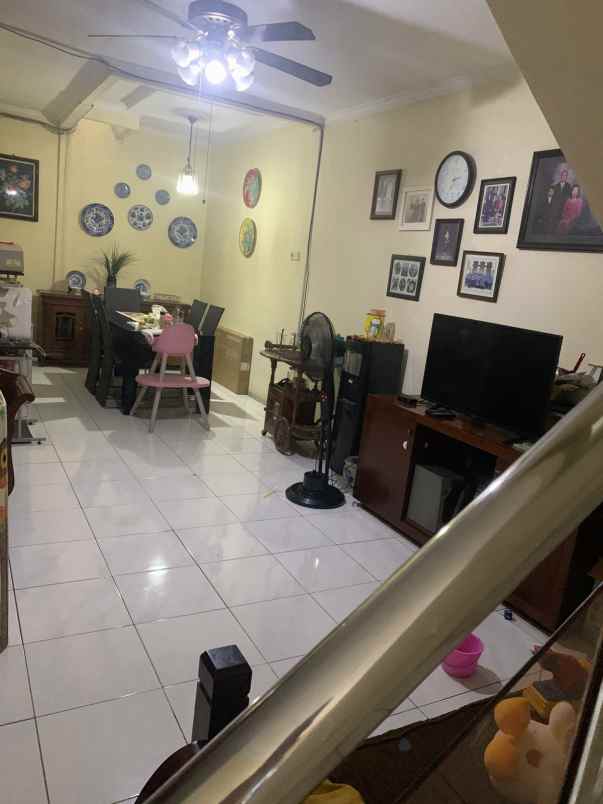 dijual rumah taman modern