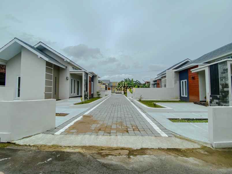 dijual rumah tamanmartani kec kalasan