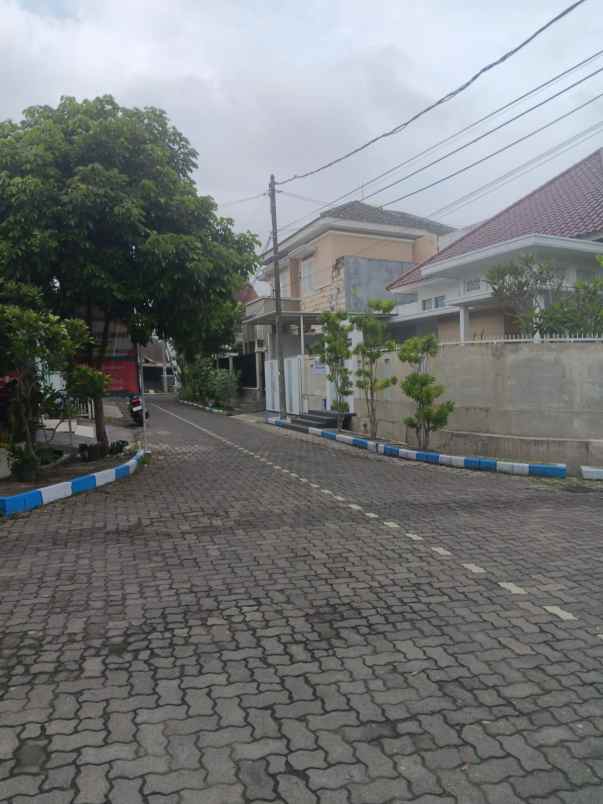 dijual rumah tanah luas pbi araya malang