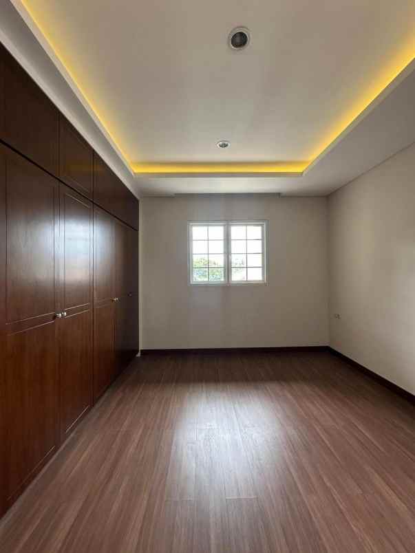dijual rumah tb simatuoang cilandak jaksel
