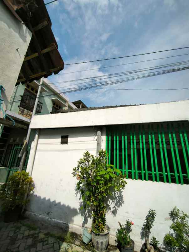 dijual rumah tembok dukuh pusat kota surabaya