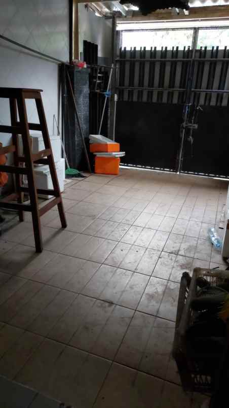 dijual rumah tenggilis