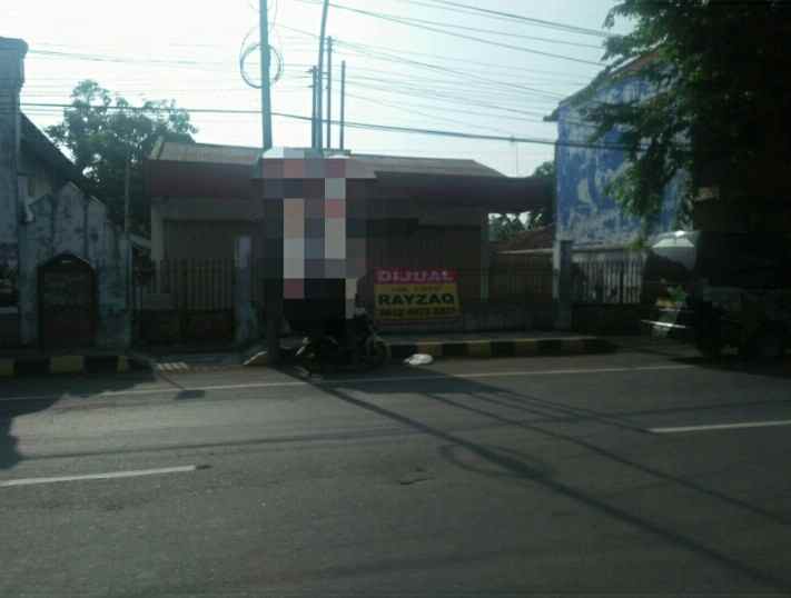 dijual rumah tepi jalan raya daerah