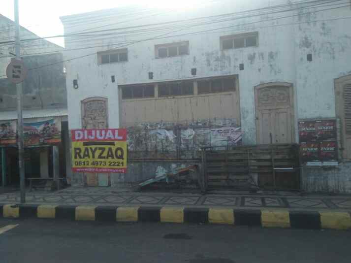 dijual rumah tepi jalan raya daerah