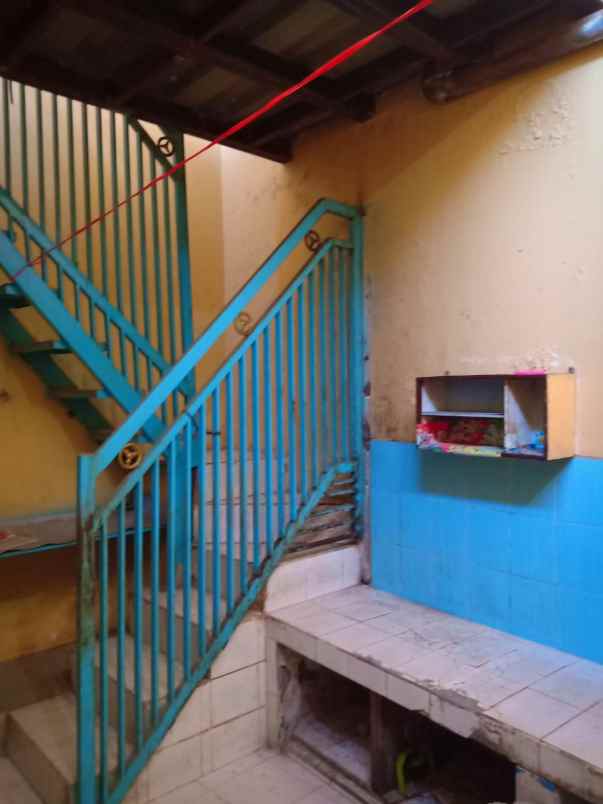 dijual rumah tingkat di jagasatru