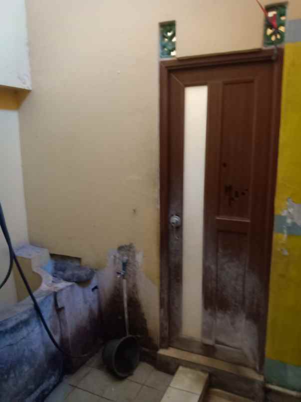 dijual rumah tingkat di jagasatru