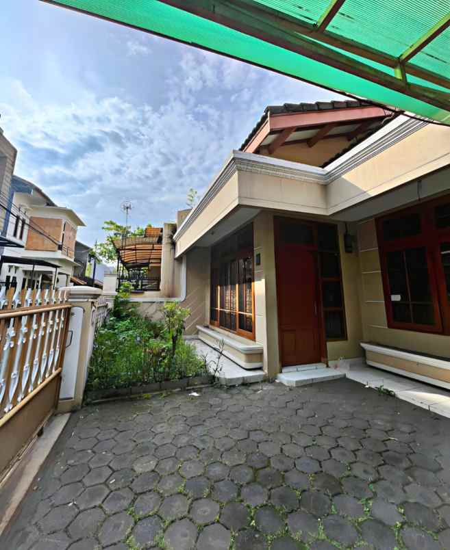 dijual rumah turangga lengkong kota bandung