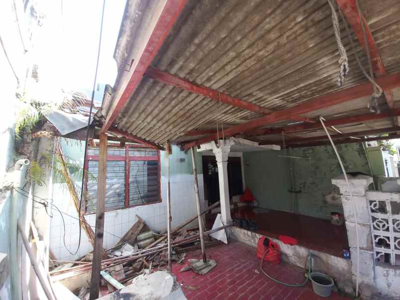 dijual rumah tytyan kencana