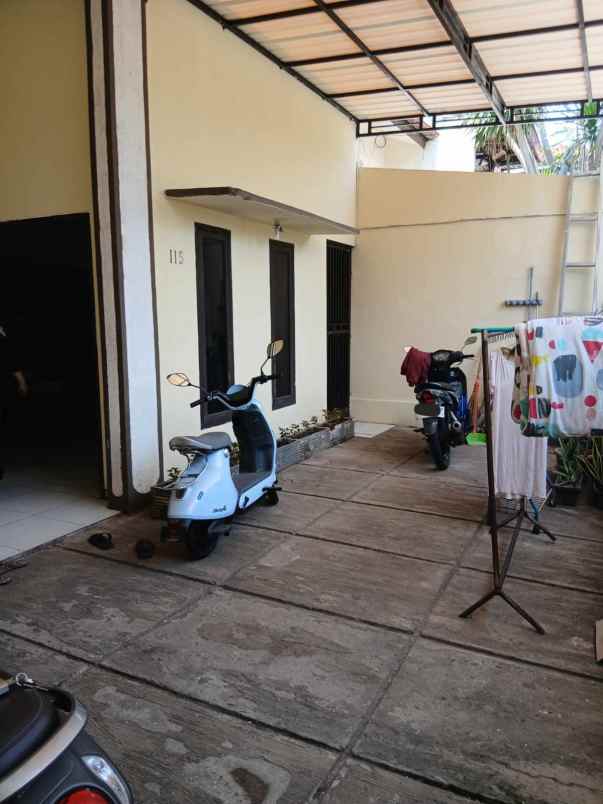 dijual rumah ui
