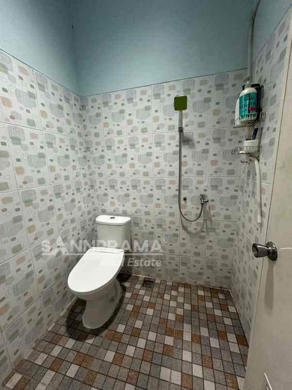 dijual rumah ujung menteng