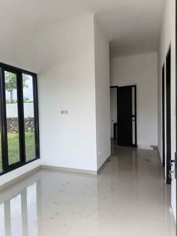 dijual rumah untung suropati
