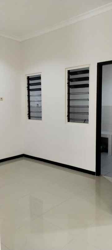 dijual rumah urban mansion