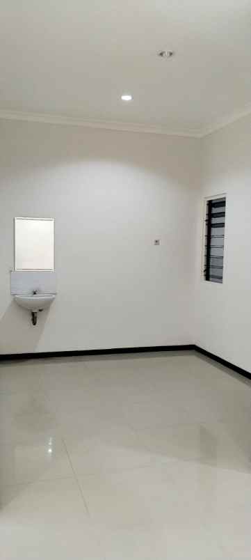 dijual rumah urban mansion
