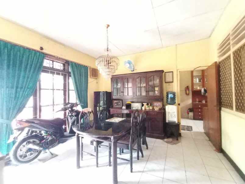 dijual rumah utan kayu raya jakarta timur