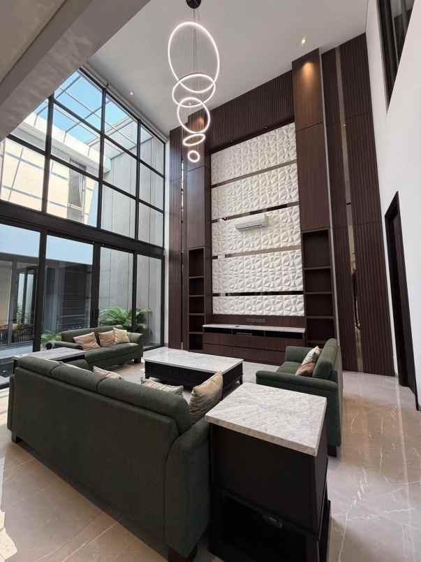 dijual rumah villa bukit indah pakuwon