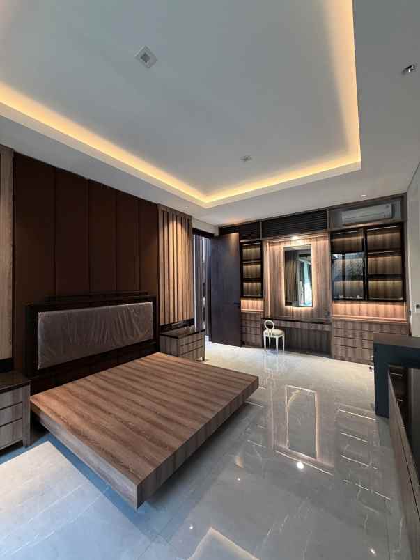 dijual rumah villa bukit indah pakuwon
