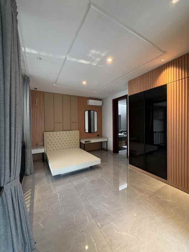 dijual rumah villa bukit indah pakuwon