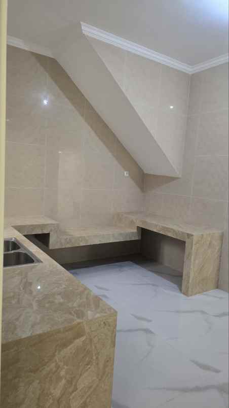 dijual rumah virginia regency