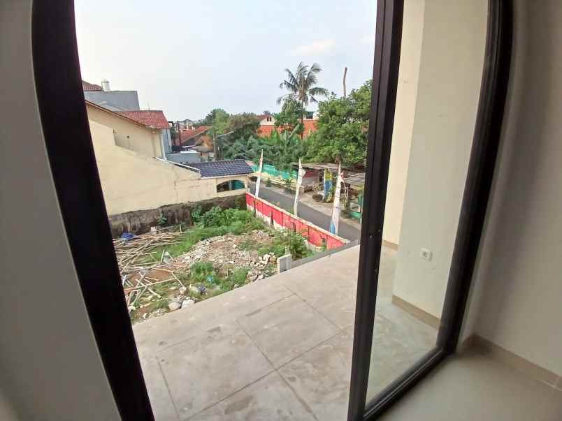 dijual rumah warung sila cipedak
