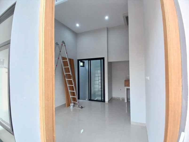 dijual rumah warung sila cipedak