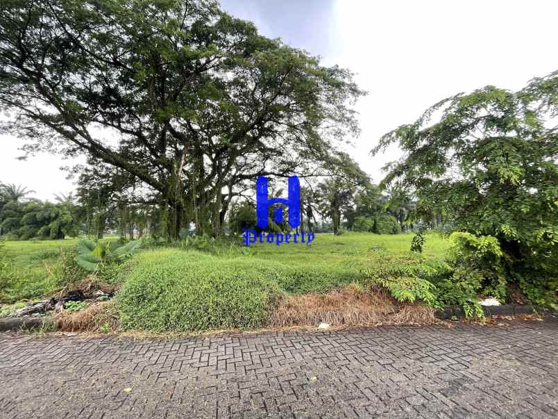 dijual tanah komplek graha helvetia