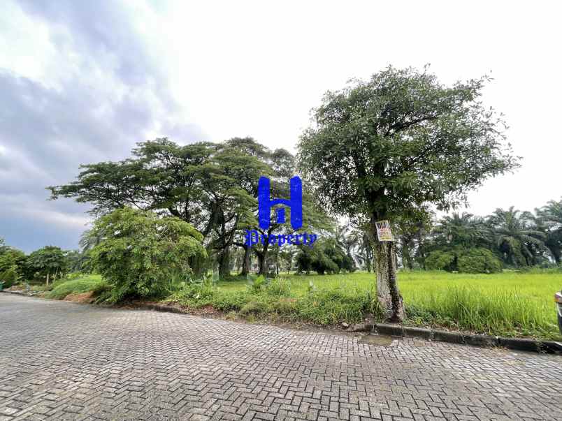 dijual tanah komplek graha helvetia