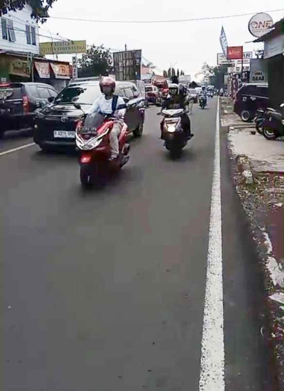 dijual toko ada dua toko di pinggir jl raya kuningan