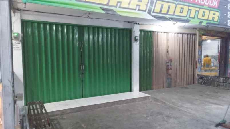 dijual toko ada dua toko di pinggir jl raya kuningan