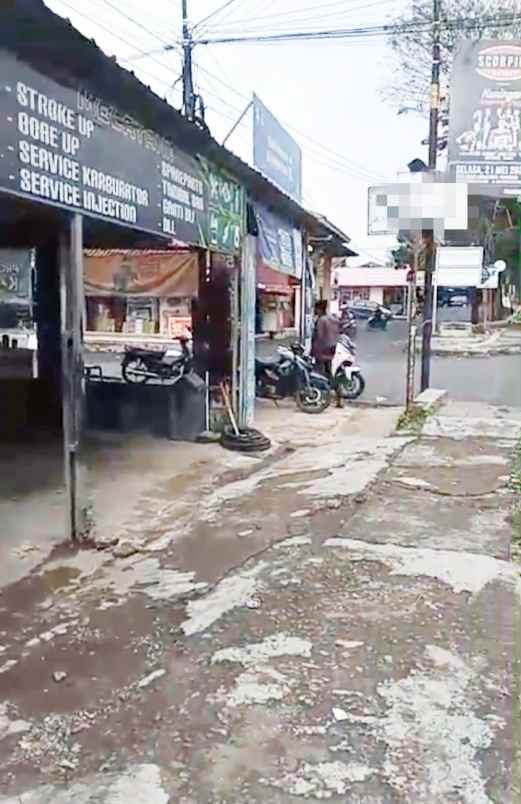 dijual toko ada dua toko di pinggir jl raya kuningan