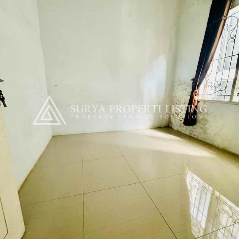 dijual villa jalan murai komplek grand