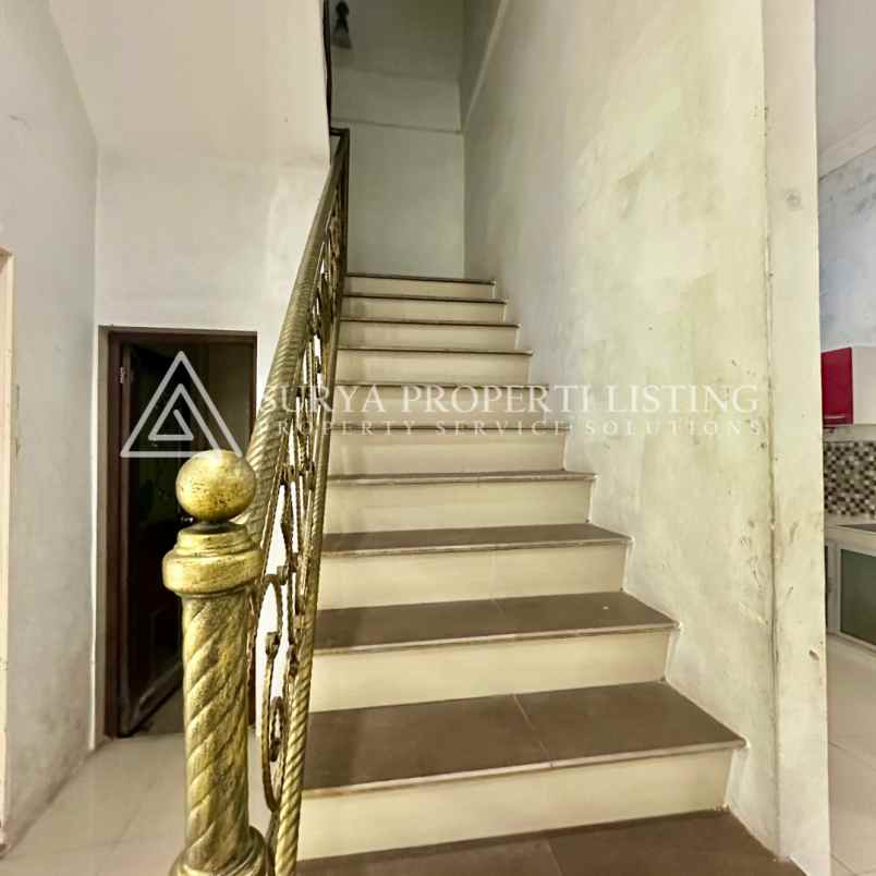 dijual villa jalan murai komplek grand