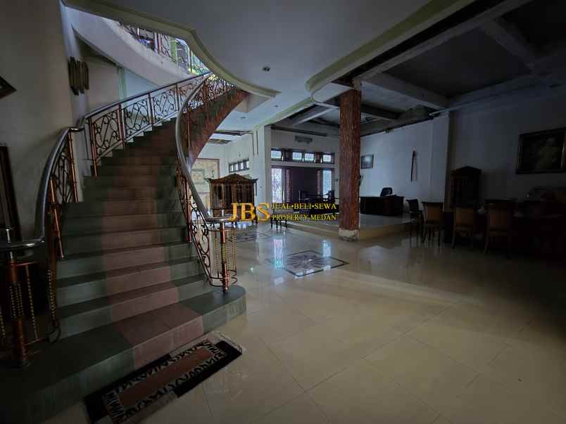 dijual villa jalan titi papan sei kambing d