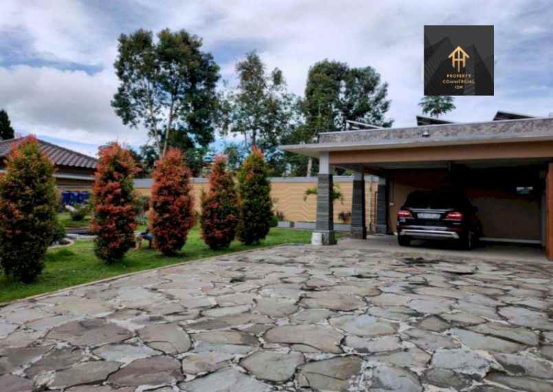 dijual villa jl lembang