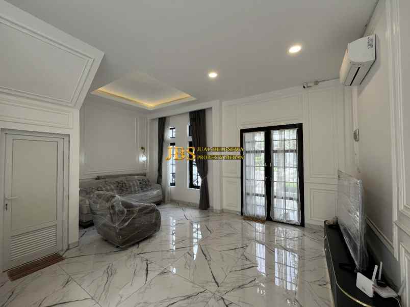 dijual villa komplek marriott residence