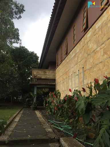 dijual villa mekarwangi lembang bandung