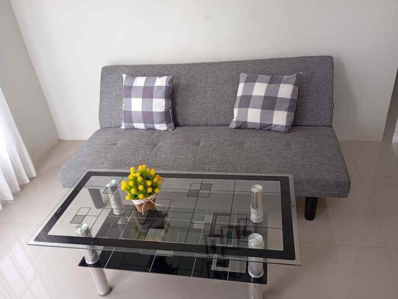 dijual villa plus perabot lokasi dekat bns kota batu