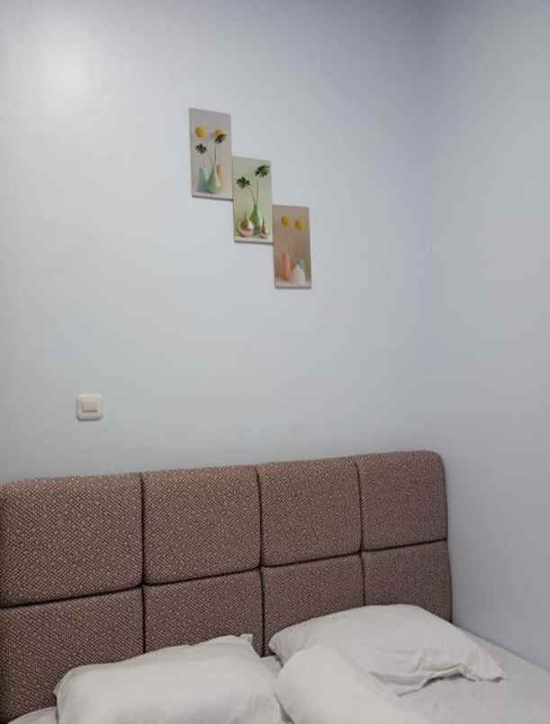 dijual villa plus perabot lokasi dekat bns kota batu