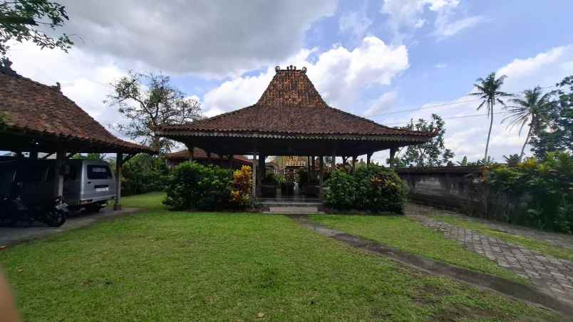 dijual villa wedomartani ngemplak