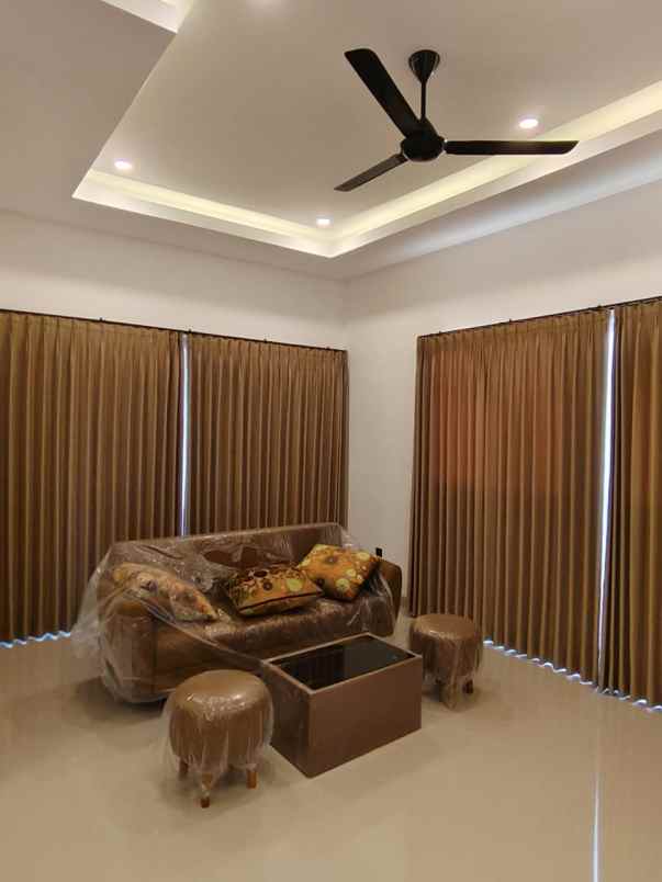 dijual villa yang dekat dengan pantai lovina