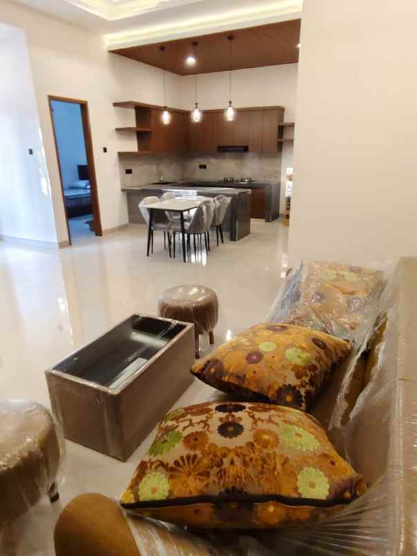 dijual villa yang dekat dengan pantai lovina