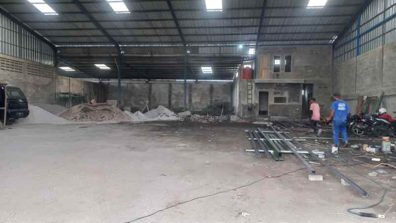disewakan gudang baru nanjung