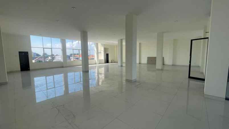 disewakan ruko di jalan raya ambengan